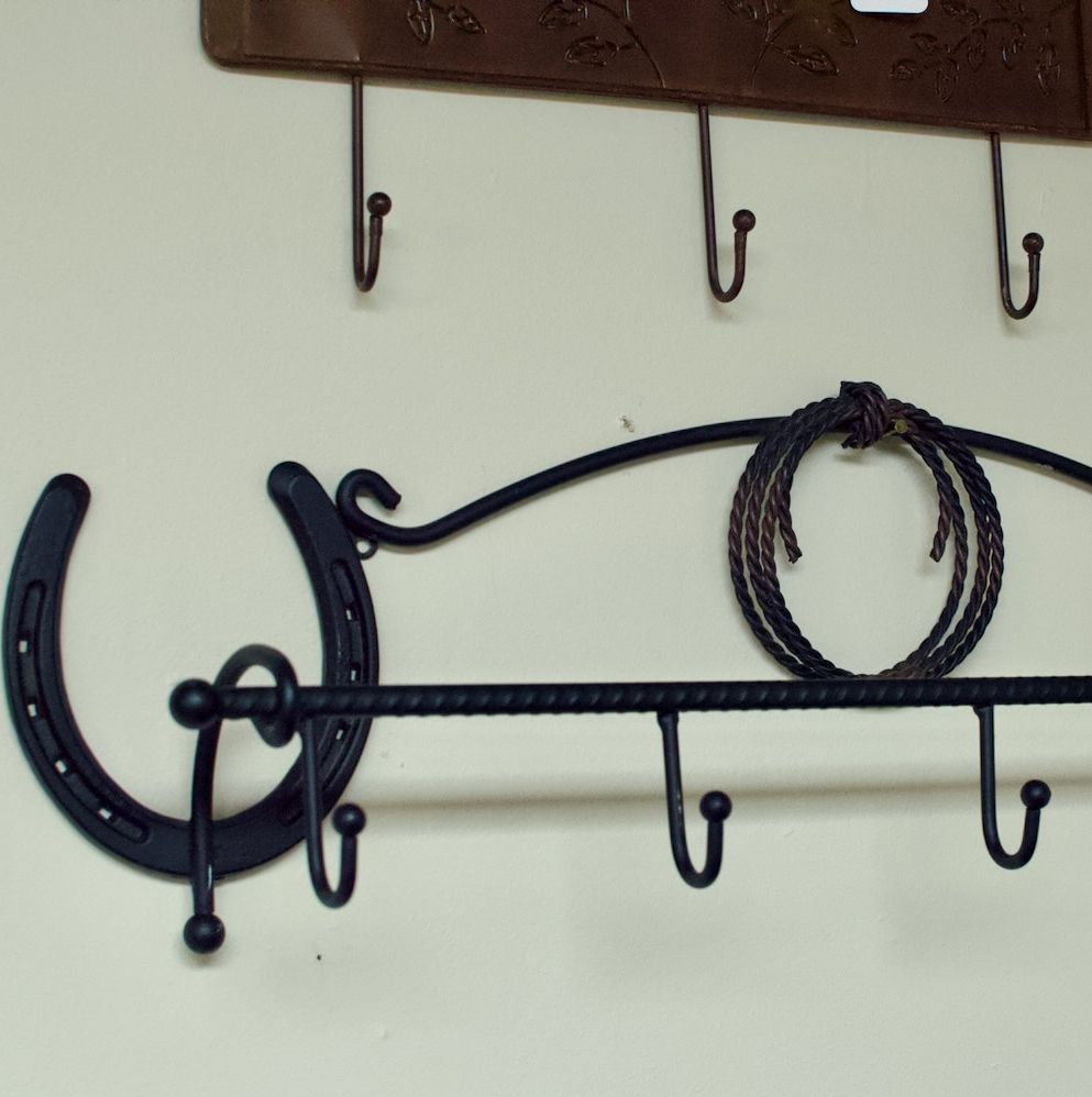 Horse shoe rack