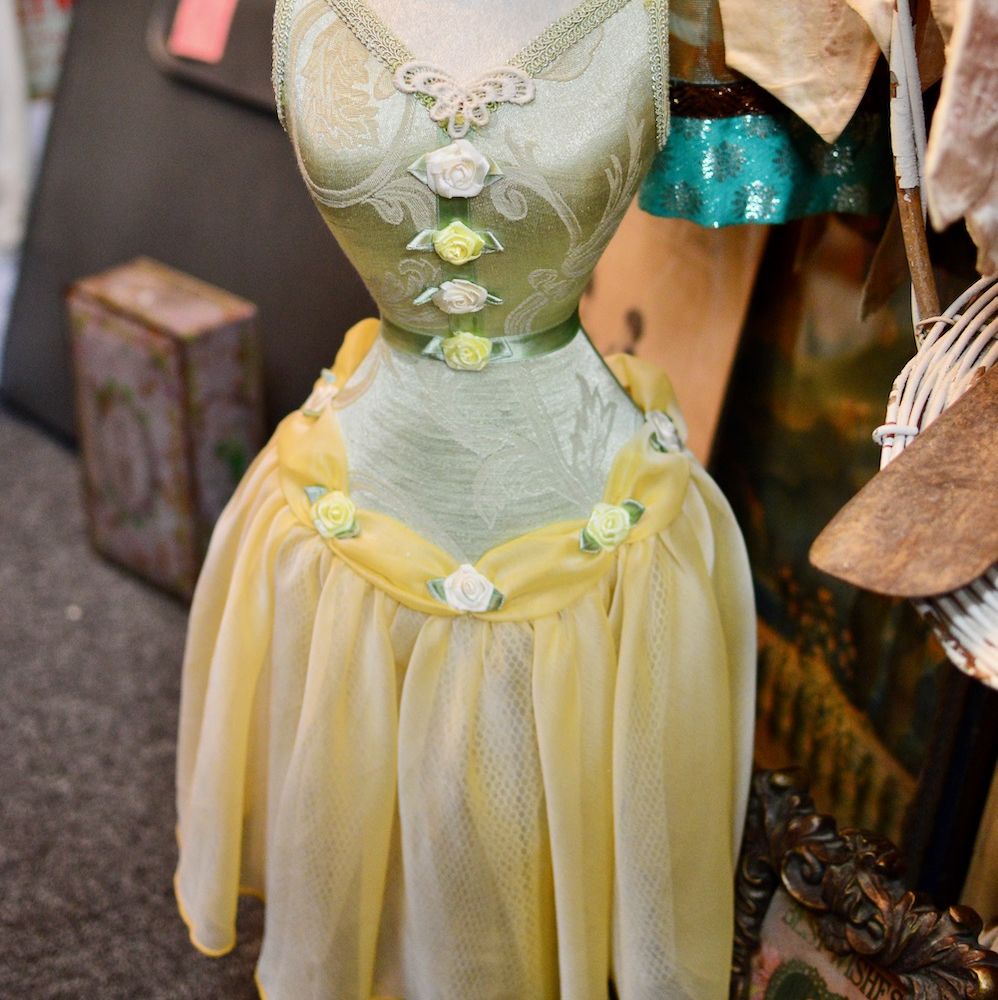 Mini dress form display