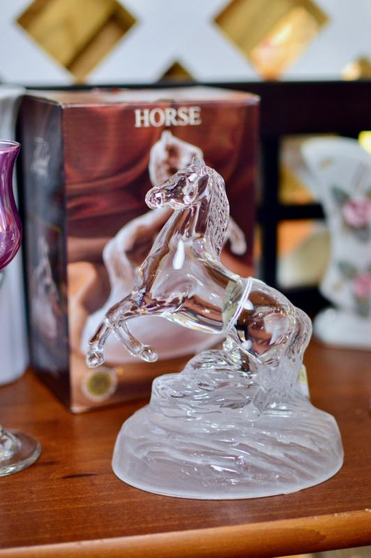 Cristal d’Arques horse w/ box
