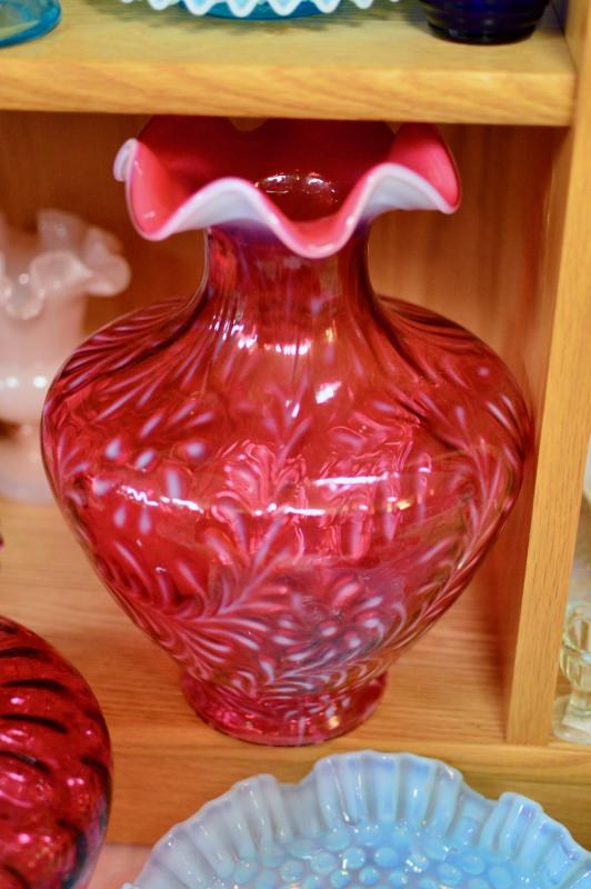 Red glass vase w/ ruffle