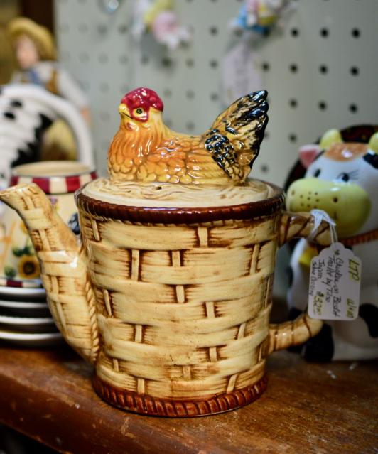 Chicken on basket teapot by Tilso, Japan