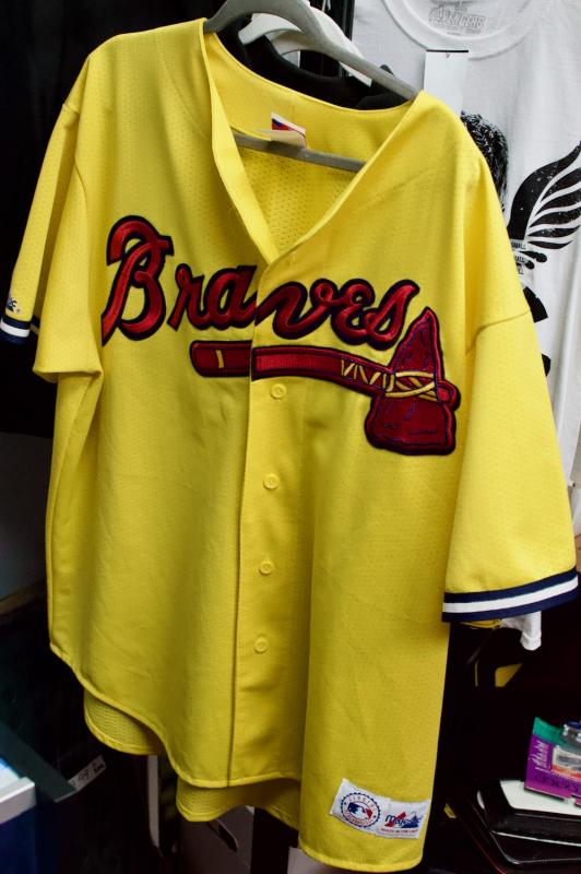 Braves shirt XXL