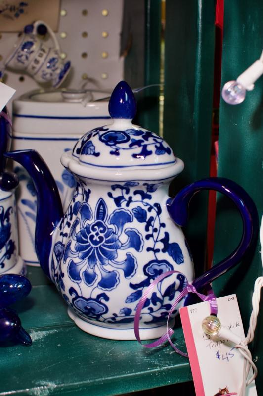 Blue & white teapot