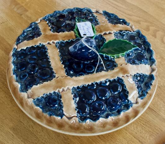 Blueberry pie dish