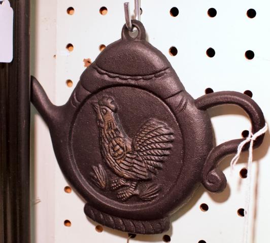 Cast iron rooster teapot