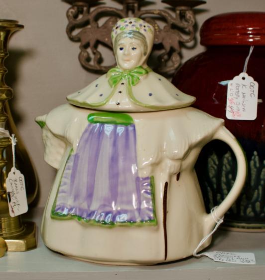 Shawnee Granny Ann tea pot 1940’s