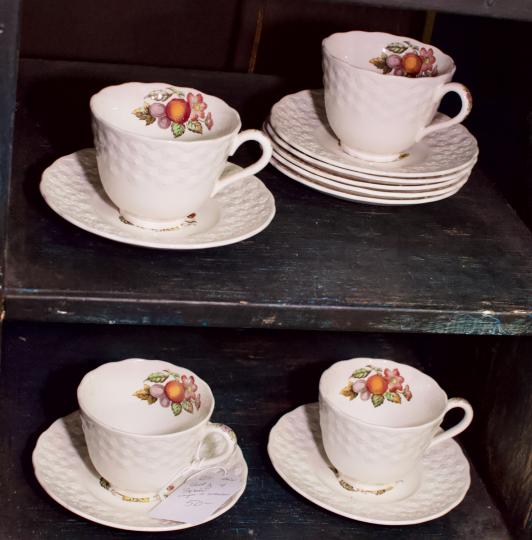 Set of 4 Spode cups & saucers