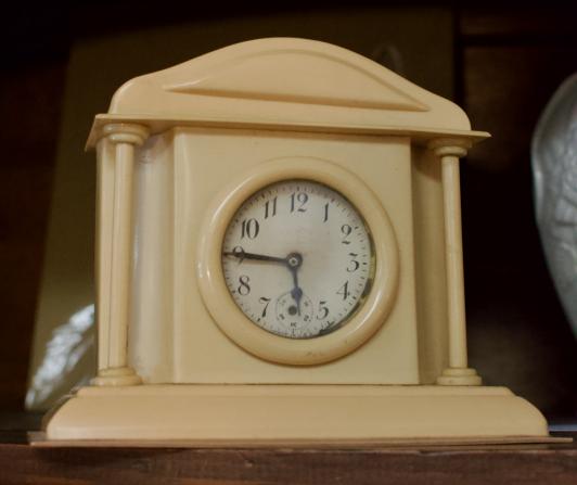 Vintage Bakelite clock