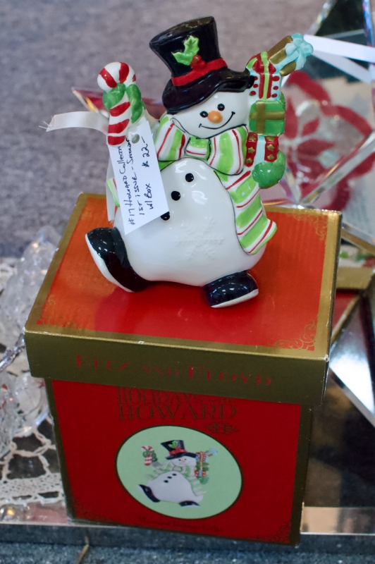 Howard collection 1st issue snowman w/ box