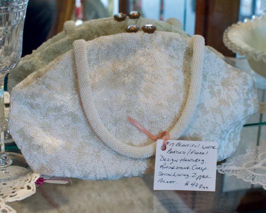 Beautiful white beaded / floral design handbag