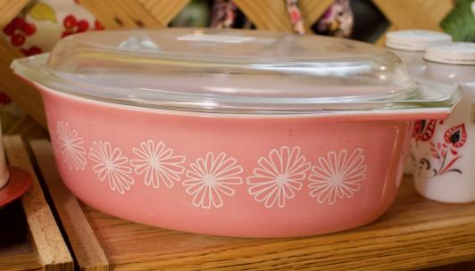 Pyrex pink daisy casserole dish