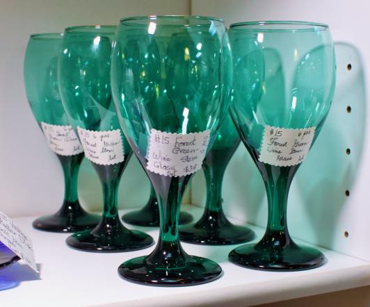 Forest green wine stem glass set