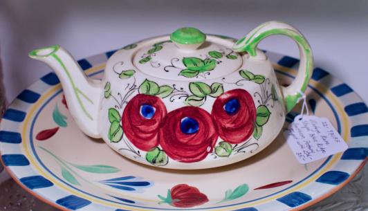 Vintage rare shape Blue Ridge southern teapot w/ lid