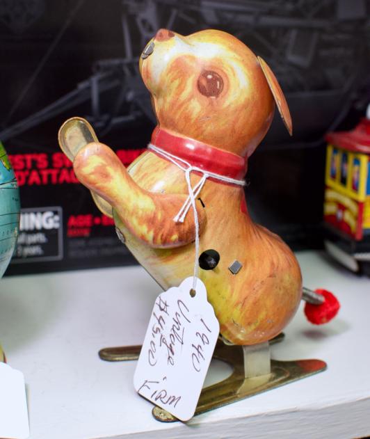 Vintage tin toy wind up puppy