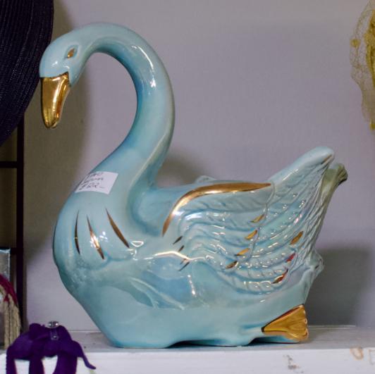 Swan planter