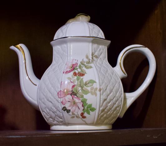 Arthur Wood teapot - England