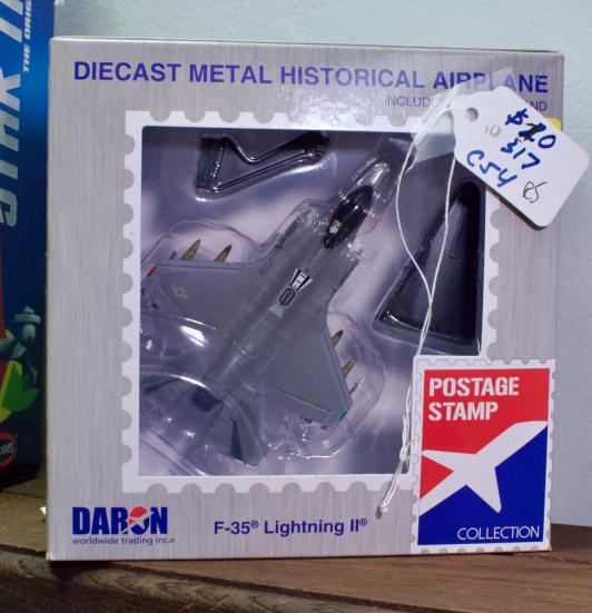 Daron F-35 die cast metal historical airplane