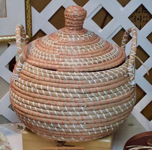 Big round basket w/ lid