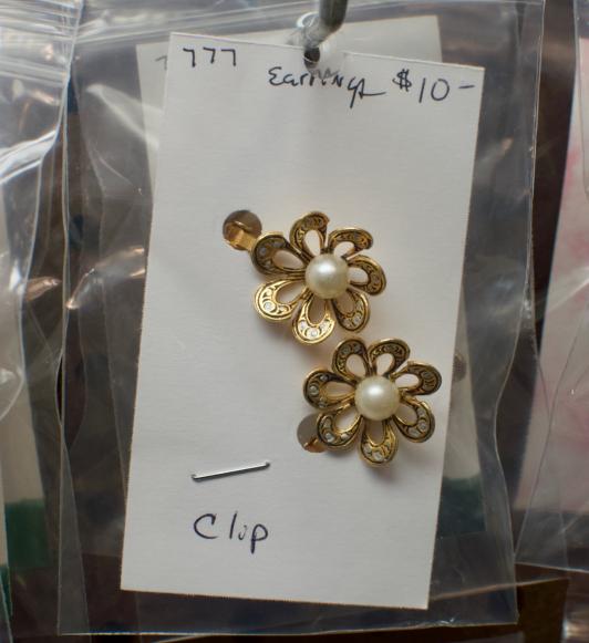 Clip earrings