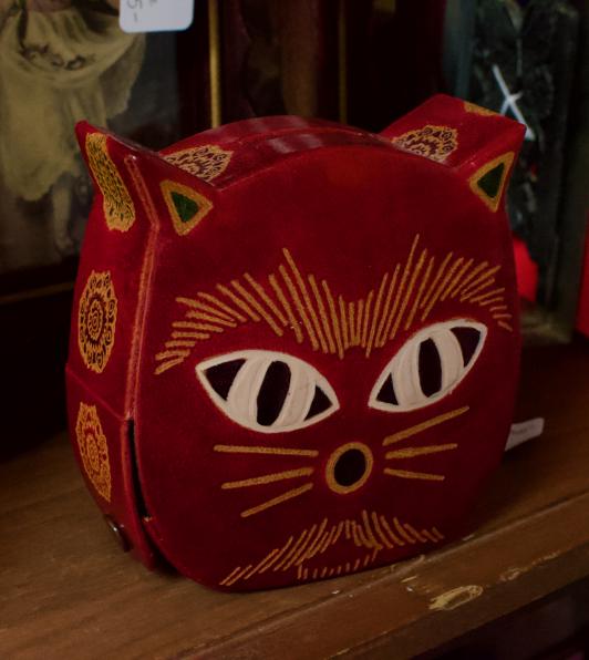 Tooled leather cat bank