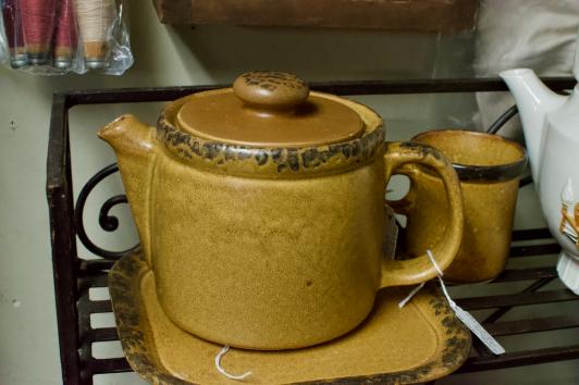 McCoy “Canyon” teapot