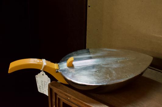 Silent butler w/ Bakelite handle