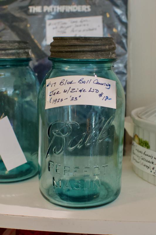 Blue ball canning jar w/ zinc lid (1923-33)