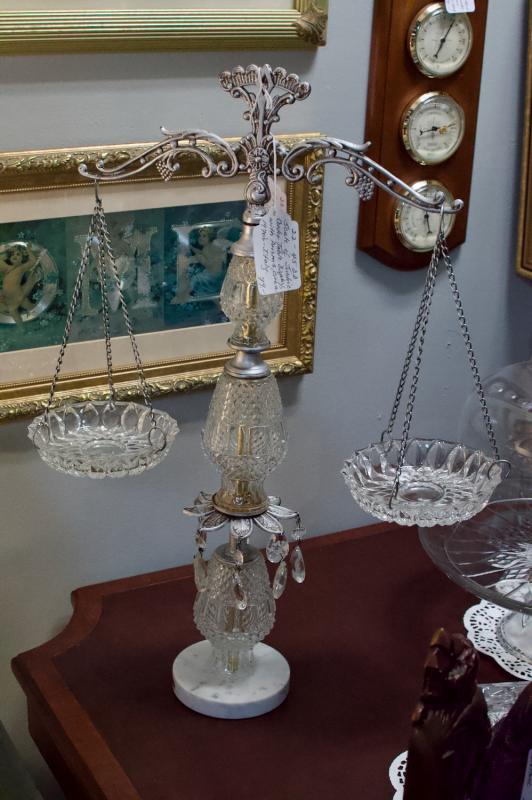 Scale of justice center table display, with prisms