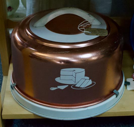 Vintage Mirro cake carrier