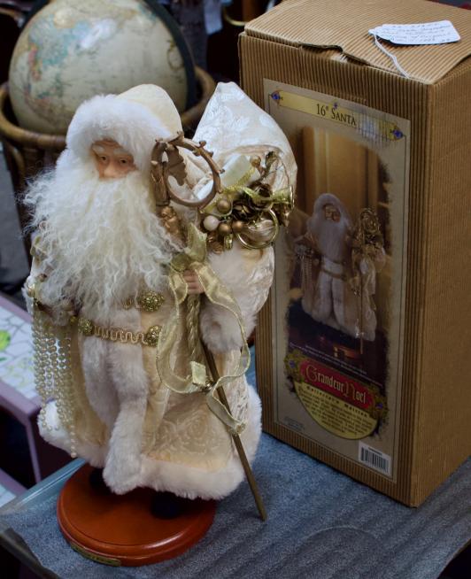 16” Santa Grandeur Noel collectors edition w/ original box