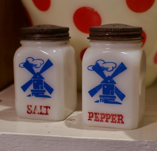 Salt & pepper shakers