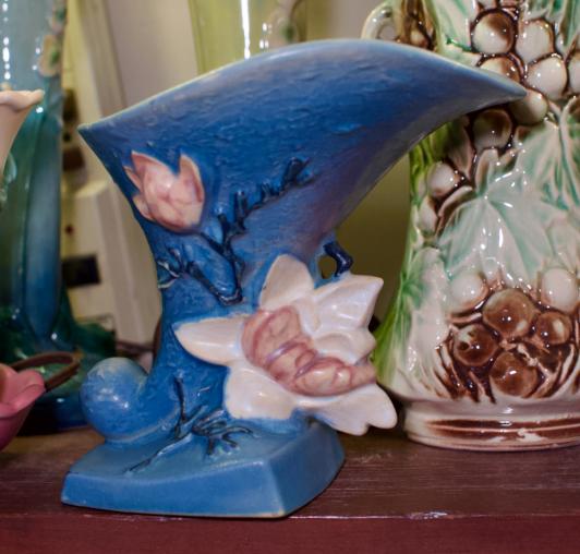 Roseville cornucopia vase