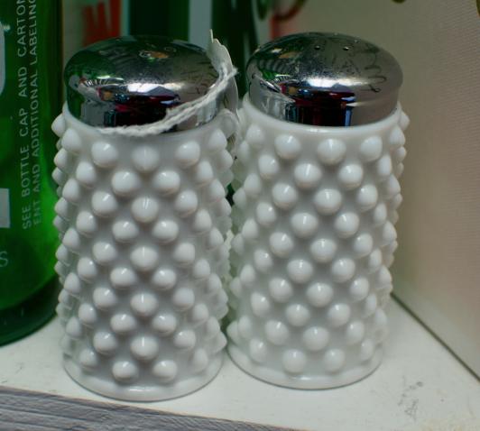 Hobnail salt & pepper
