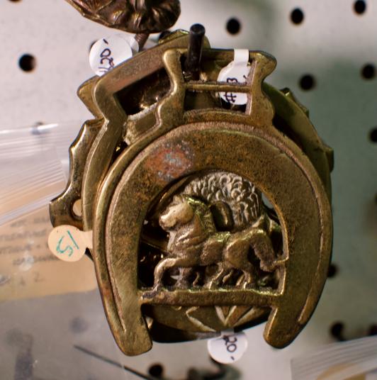 Horse / horseshoe accent