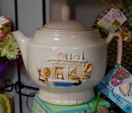 Vintage teapot - 1930s