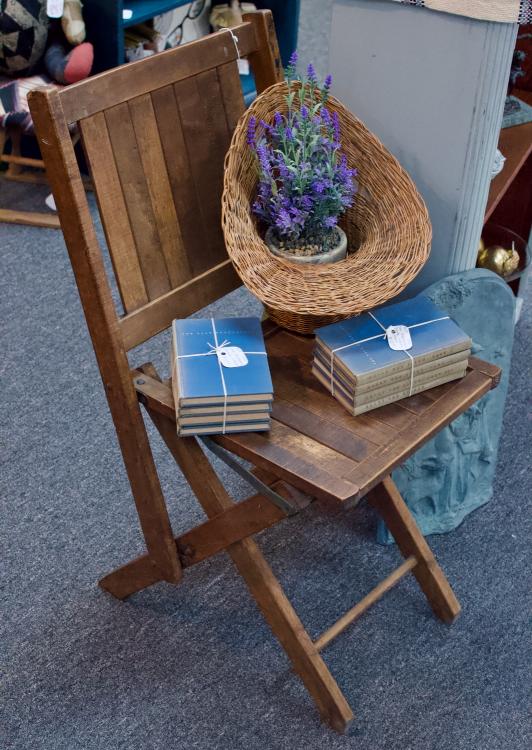 Vintage 1940s-50s folding wooden chair