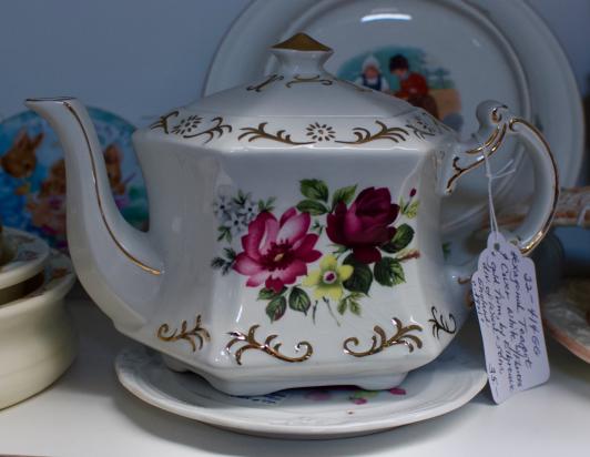 Hexagonal teapot & cover