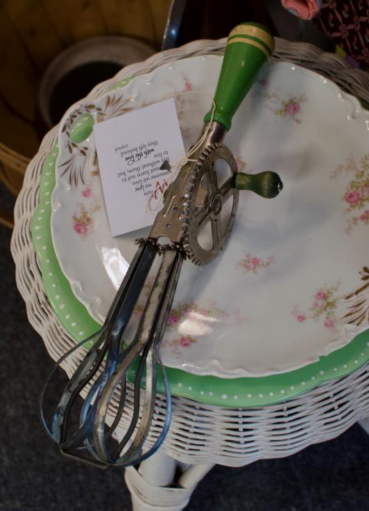 Hand mixer