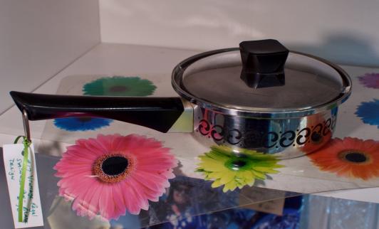 Vintage regal stainless pan - black design