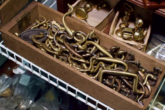 Drawer pulls / handles