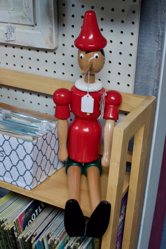 Pinocchio 1981 Italy bendable at hips / shoulders