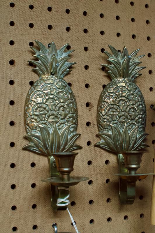 Pair of midcentury Hollywood Regency pineapple solid brass sconces