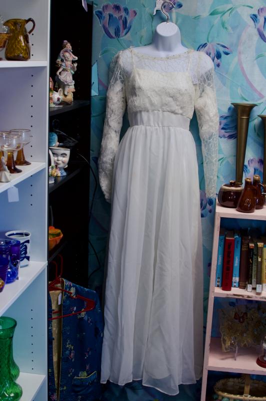 Vintage 1980's wedding gown, size 7