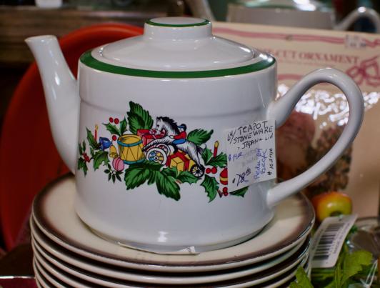 Teapot & lid - stoneware, Japan