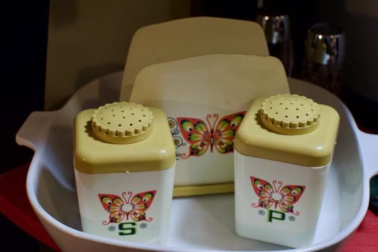 3 pc napkin holder, salt & pepper 1970s