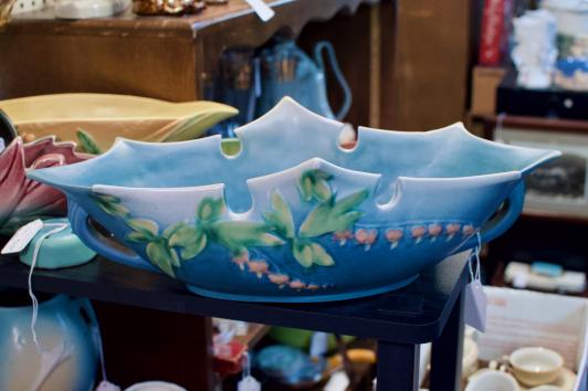 Roseville “Bleeding Heart” console bowl