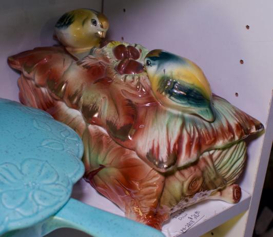 Covered trinket dish