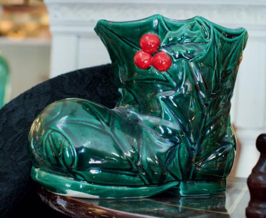 Lefton Holly shoe vase - excellent condition