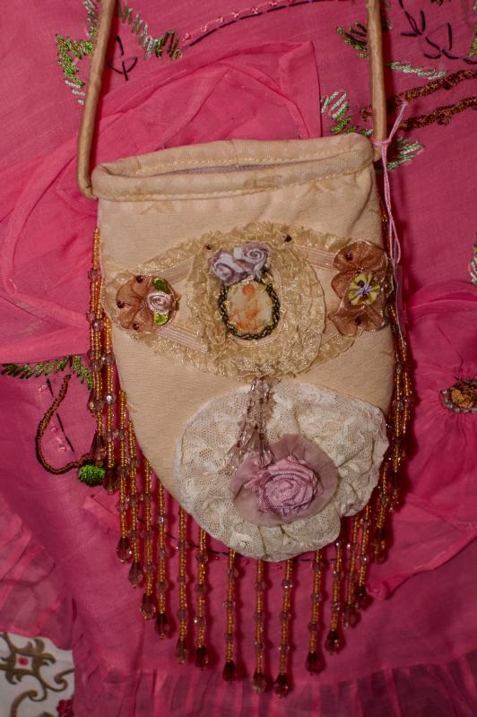 Beads & roses pouch / bag
