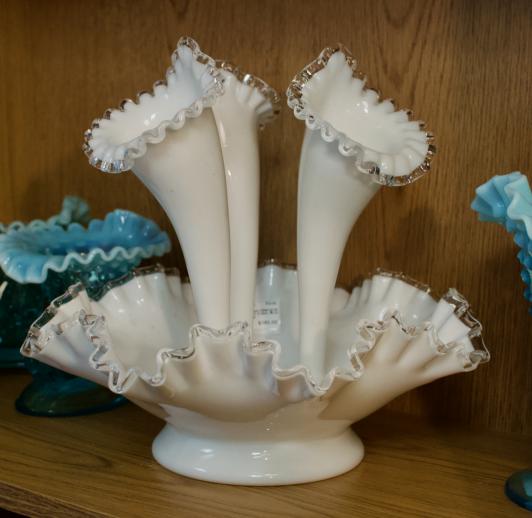 Fenton epergne silvercrest milk vase